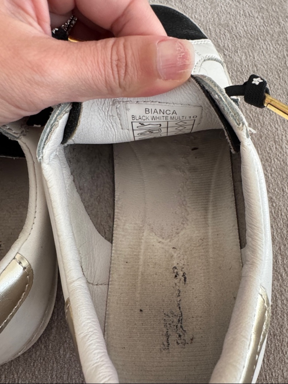 Vintage Havana Bianca White Sneakers with Black Star and Gold Heel - Picture 6 of 9